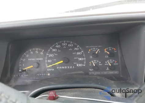 1998 Chevrolet C1500 Fleetside z USA, uszkodzony, nr VIN 1GCEC19R2WR112467